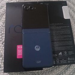 Motorola Razr 2025. T-mobile