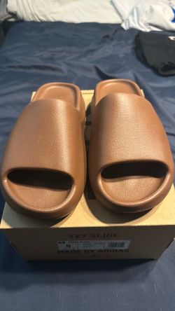 Adidas Yeezy Slide Size 8