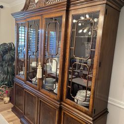 Drexel Heritage “Heirloom “ Collection BreakFront China Cabinet:
