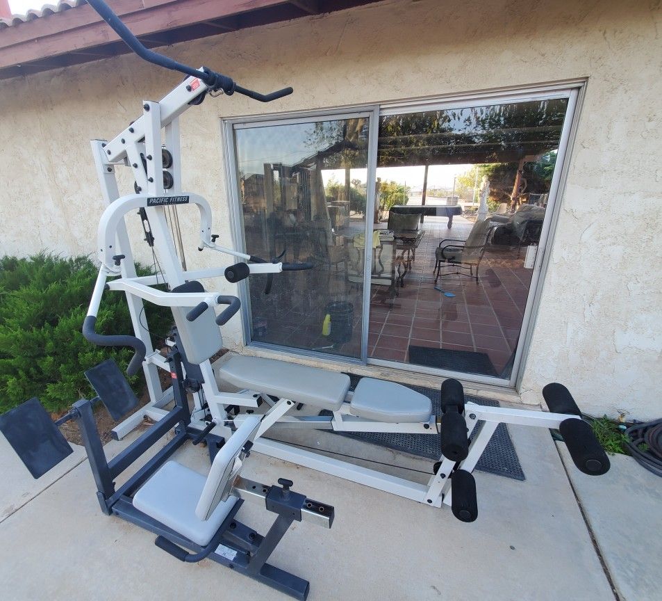 Pacific Fitness / Solana Home Gym With Leg Press for Sale in Hesperia, CA -  OfferUp