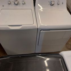 GE Top-load Washer / Gas Dryer Set