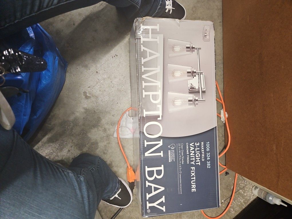 3 Light Vanity Fixture