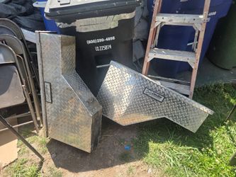 Aluminum wheel well tool box