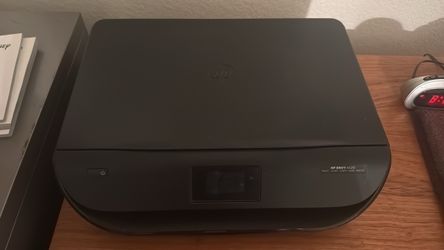 HP Envy 4520 Printer w/new ink cartridge