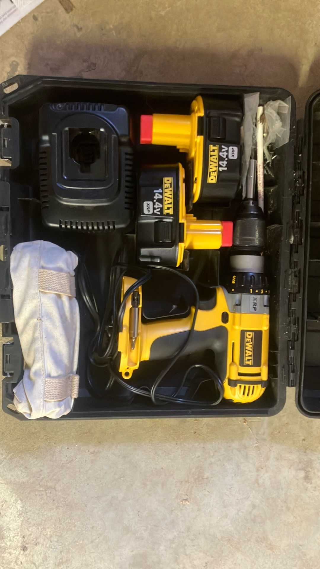 DeWalt XRP 1/2″ cordless drill