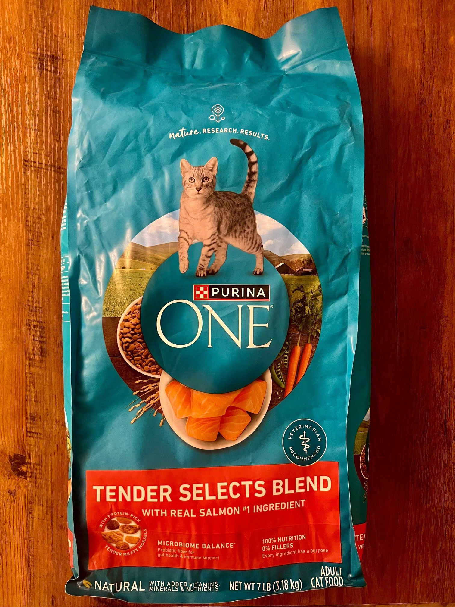 Purina ONE Tender Selects Blend Dry Cat Food with Real Salmon, 7 lb Bag