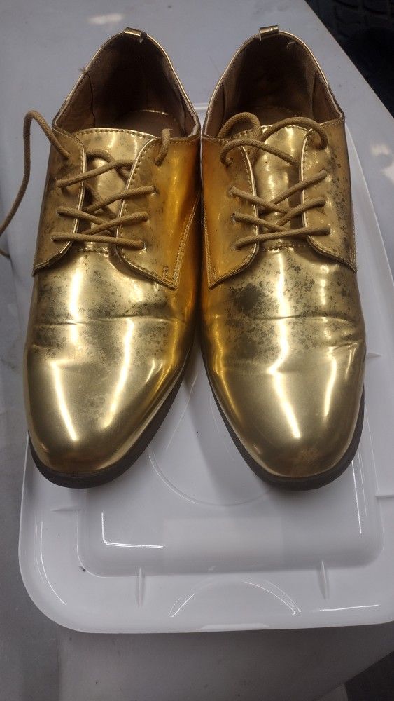 Believe It Or Not 24 Karat Gold Plated Shoes I Believe They Belong To Michael Jackson?? LOL
