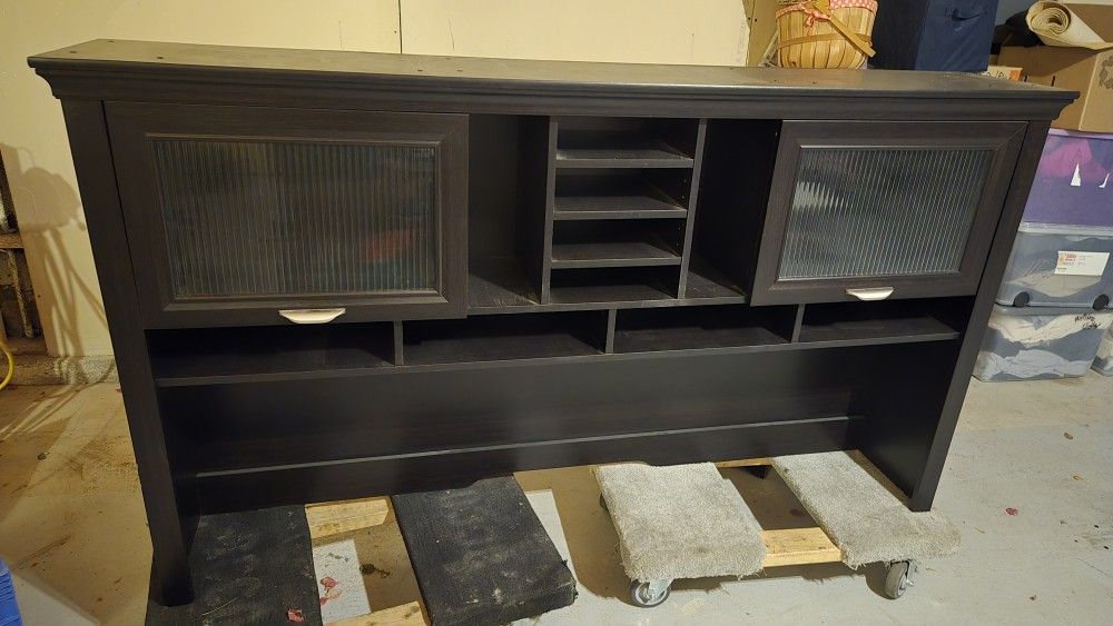 Office Hutch