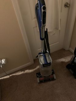 Shark Stratos Upright Vacuum Cleaner