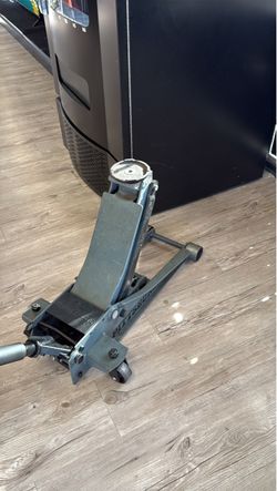 Pittsburgh 3 Ton Low Profile Floor Jack
