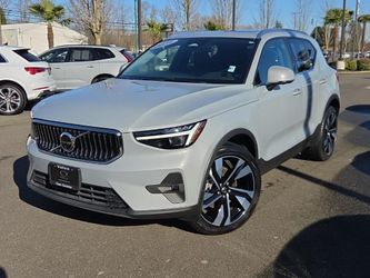 2025 Volvo XC40