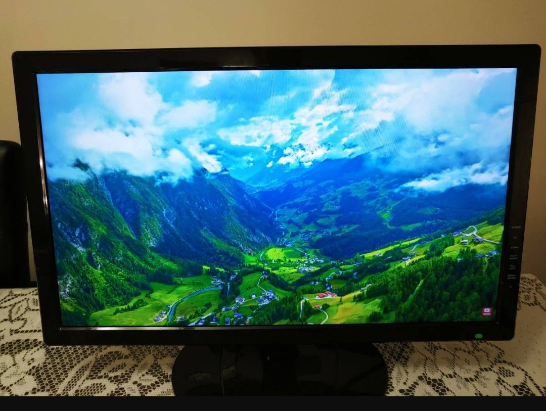 24" Full HD Color Monitor
