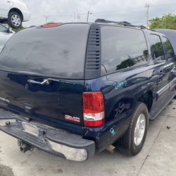 2004 GMC Yukon FOR PARTS ONLY 