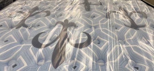 Stearns & Foster Estate Queen Mattress - Firm - Grade A Condition