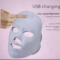 LED Light Face Mask (NIB)