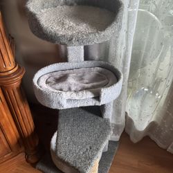 Large cat tree great condition