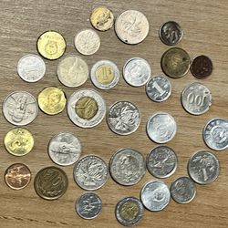 Coins , And 2 Black Beauty 1975 , 2000 Dime 