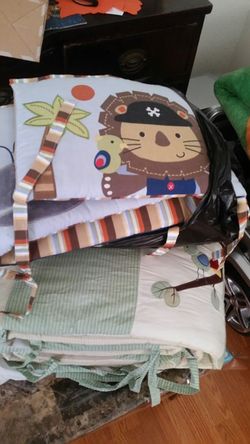 Crib bedding set