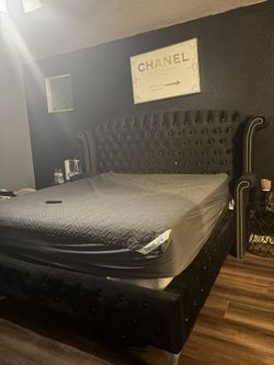 Cal King Bed With Mattress