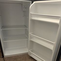 Hisense Mini Fridge