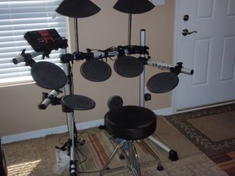 Yamaha DTXPLORER Drum Set. New condition !!!