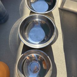 Drink Container And Bowls 
