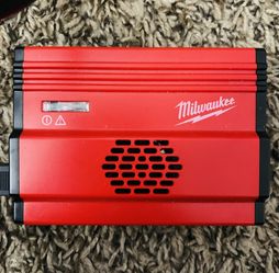 Milwaukee Inverter 