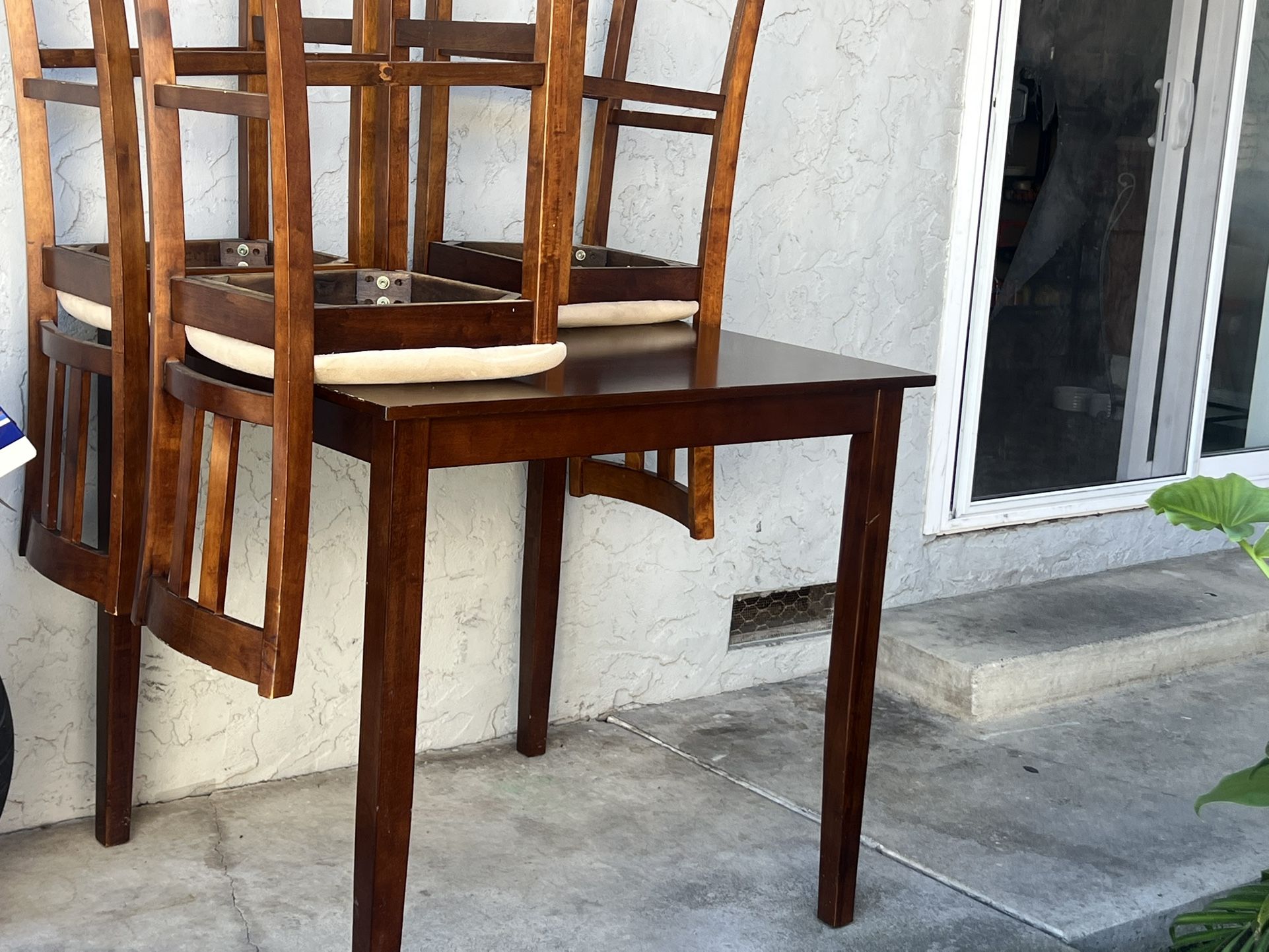 Tall Table With 3 Chairs