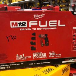 Milwaukee New Kit Installation Drill Driver Battery And Charger 