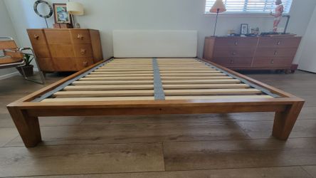 THUMA CLASSIC WALNUT BEDFRAME