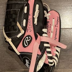 RAWLINGS KIDS BASEBALL GLOVE PLAYERS SERIES PINK AND BLACK 8 1/2 REGULAR