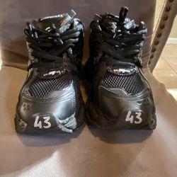 balenciaga runners 