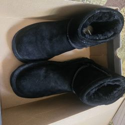 Bear paw size 7 like new only worn once