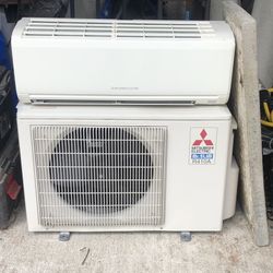 Mitsubishi Ductless AC Unit. 5000btu. Working Unit 
