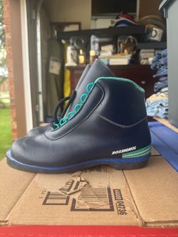 2 Pairs of Italian Rossignol Ski boots