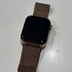 Apple Watch Series 5 GPS + Cellular 40mm - Stainless steel Gold - Milanese loop Gold