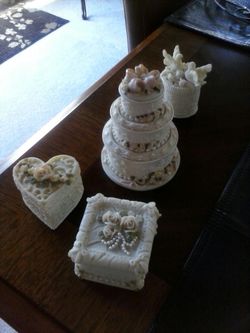 Jewelry boxes as a wedding gift