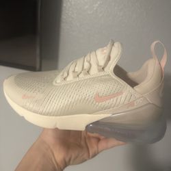 Women’s Air Max 270