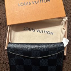 Louis Vuitton Wallet 100% Authentic 