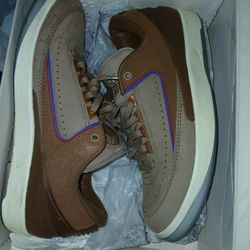 ** NIKE AIR JORDAN 2 RETRO LOW SNEAKERS 