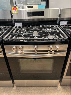 New! Frigidaire 30” Gas Stove w/ Air Fry #024