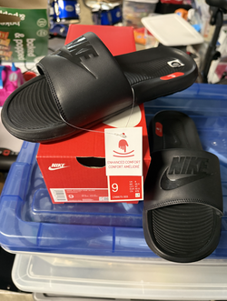 NEW Nike Victori One Slides - Black/Black (Size 9)