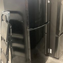 Top Freezer Refrigerator 