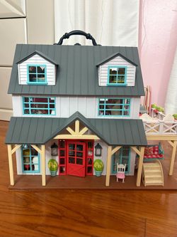 Portable Toy Dollhouse with Furniture