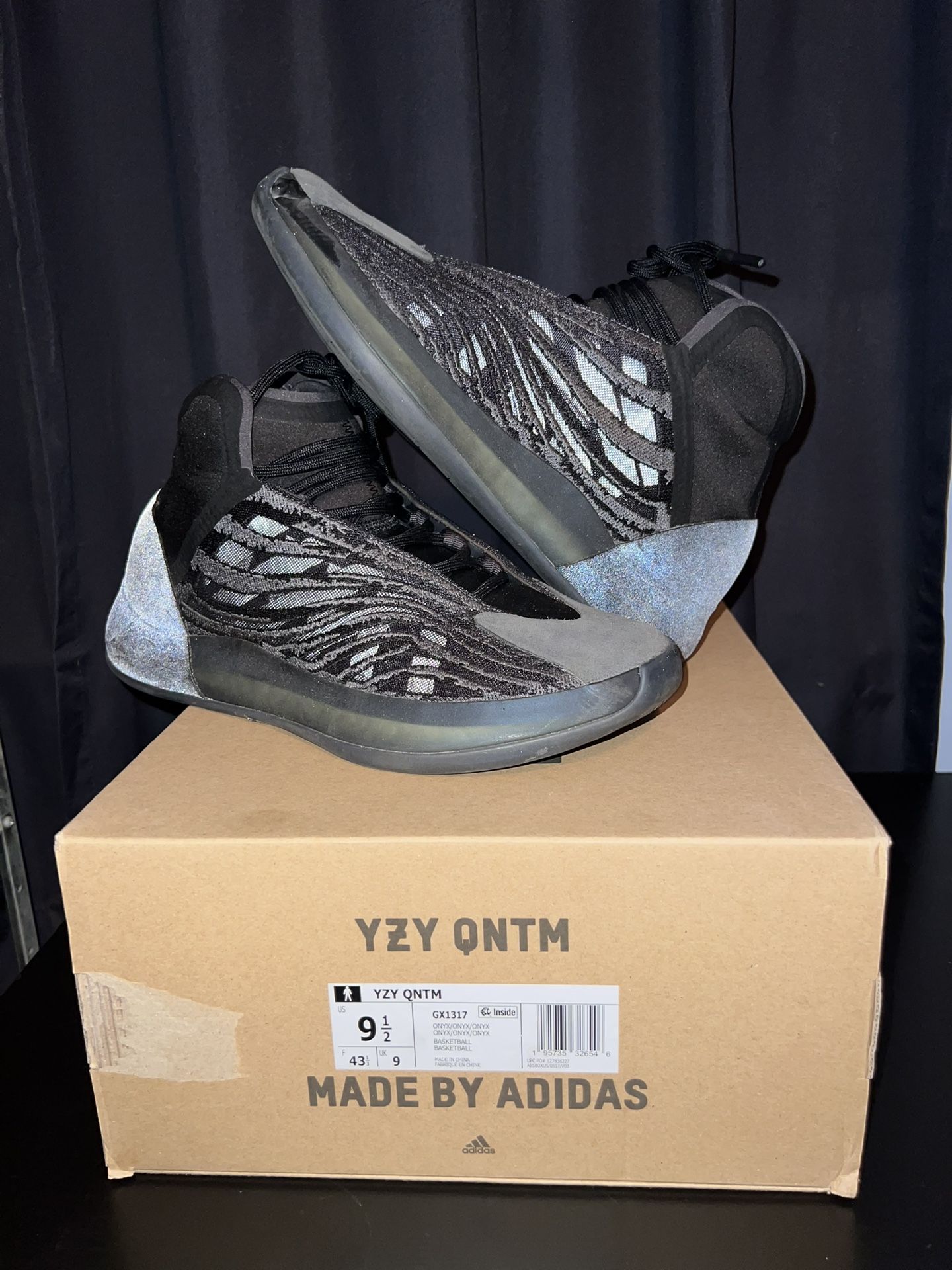 Adidas Yeezy Qntm shoes