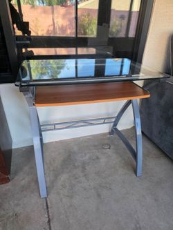 Computer desktop, glass top
