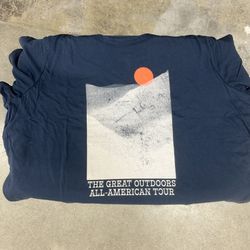 Universal Thread: Men’s Graphic T Shirt