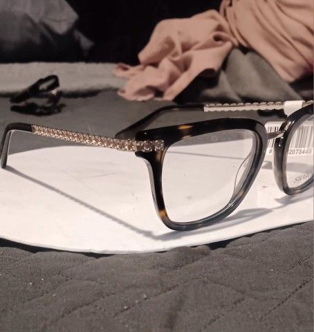 SWAROVSKI EYE Glases Black And Gold Beautiful Lens Great Gift
