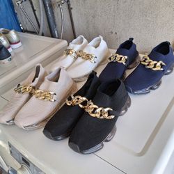 WOMEN'S SHOES $7 EACH PICK UP IN SUN VALLEY 