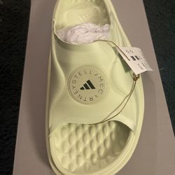 Women’s Slides 